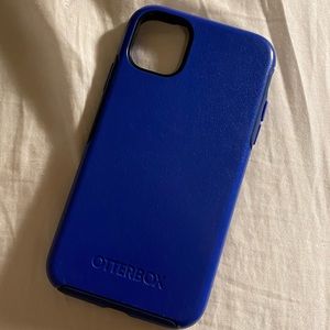 iPhone 11 otter box phone case